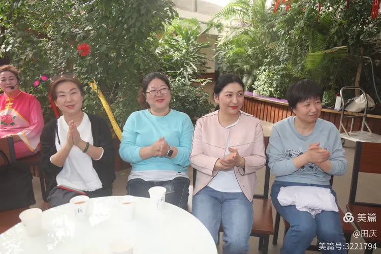 玛纳斯县政协医疗卫生界 社会保障界委员慰问演出 文字:管园园 审核:陈德权 摄影:玛纳斯县摄影家协会